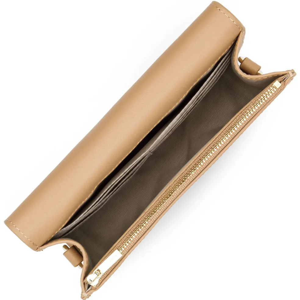 Petite Pochette